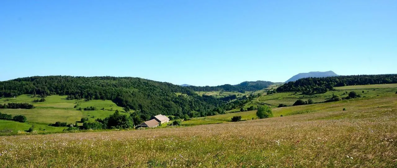 فندق مبيت وإفطار مبيت وإفطار Saint-Clément La Grange De L'Ardeyrol فرنسا